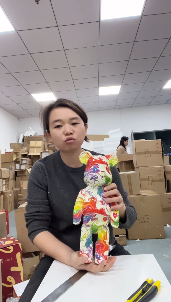 树脂暴力熊大号七彩