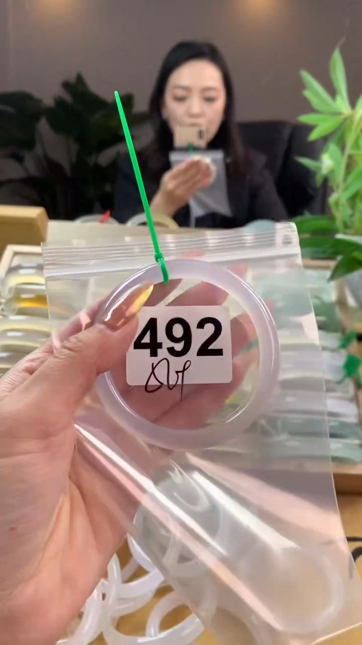 【闪购商品】玛瑙/玉髓手镯未镶嵌492