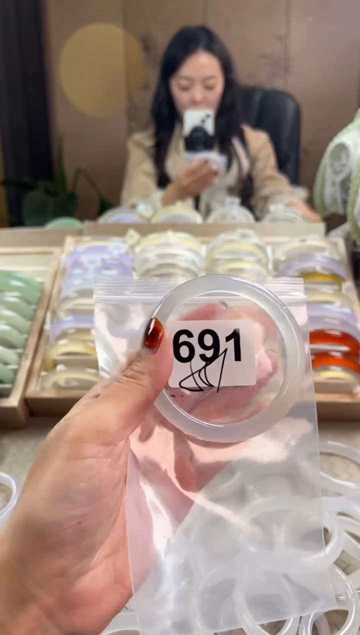 手镯玛瑙/玉髓未镶嵌691