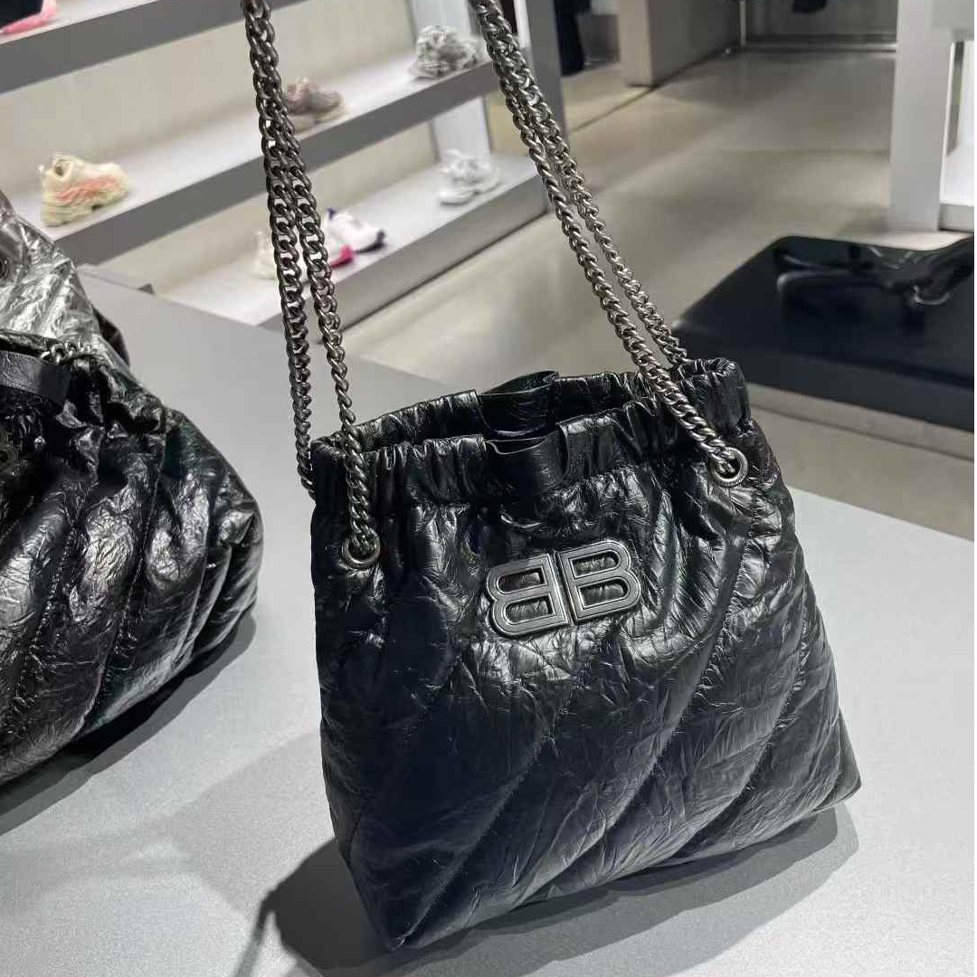 【香港直邮】Balenciaga巴黎世家BB标牛皮单肩斜挎包黑色 781796 
