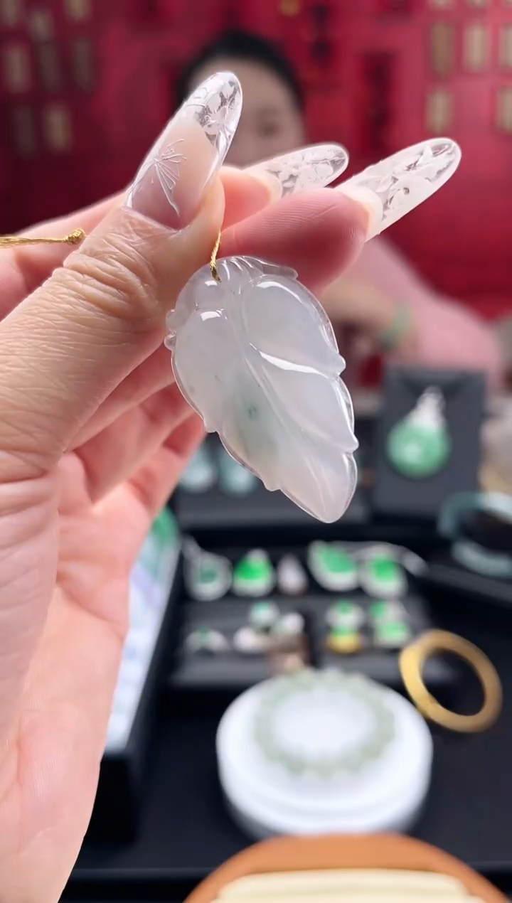 【闪购商品】翡翠颈饰未镶嵌吊坠