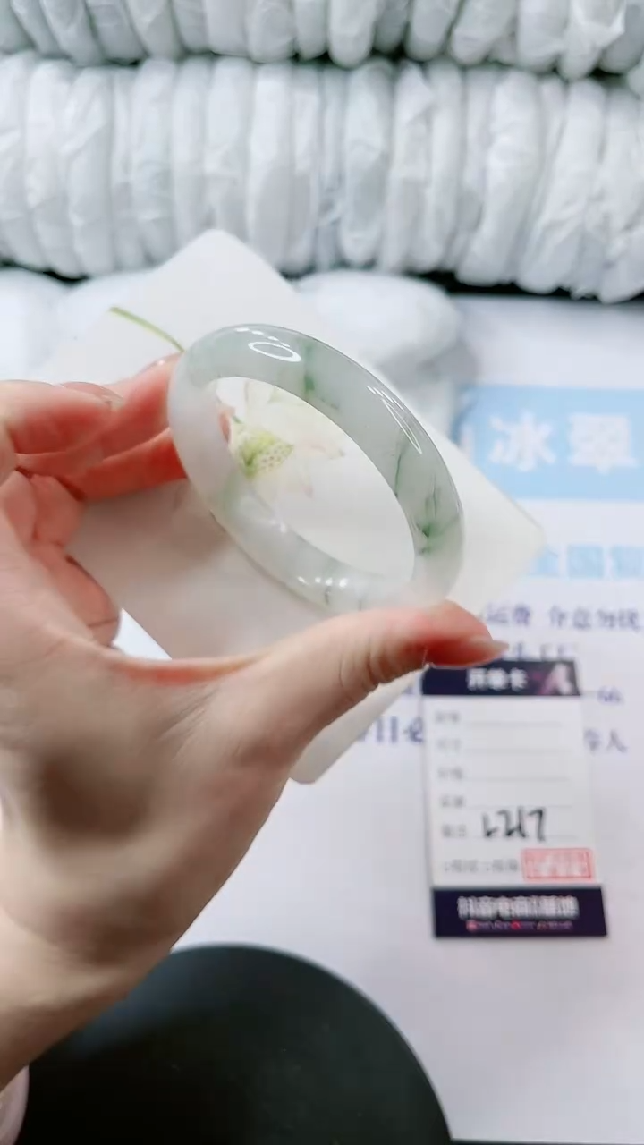 【闪购商品】石英质玉手镯未镶嵌多样性发货L217