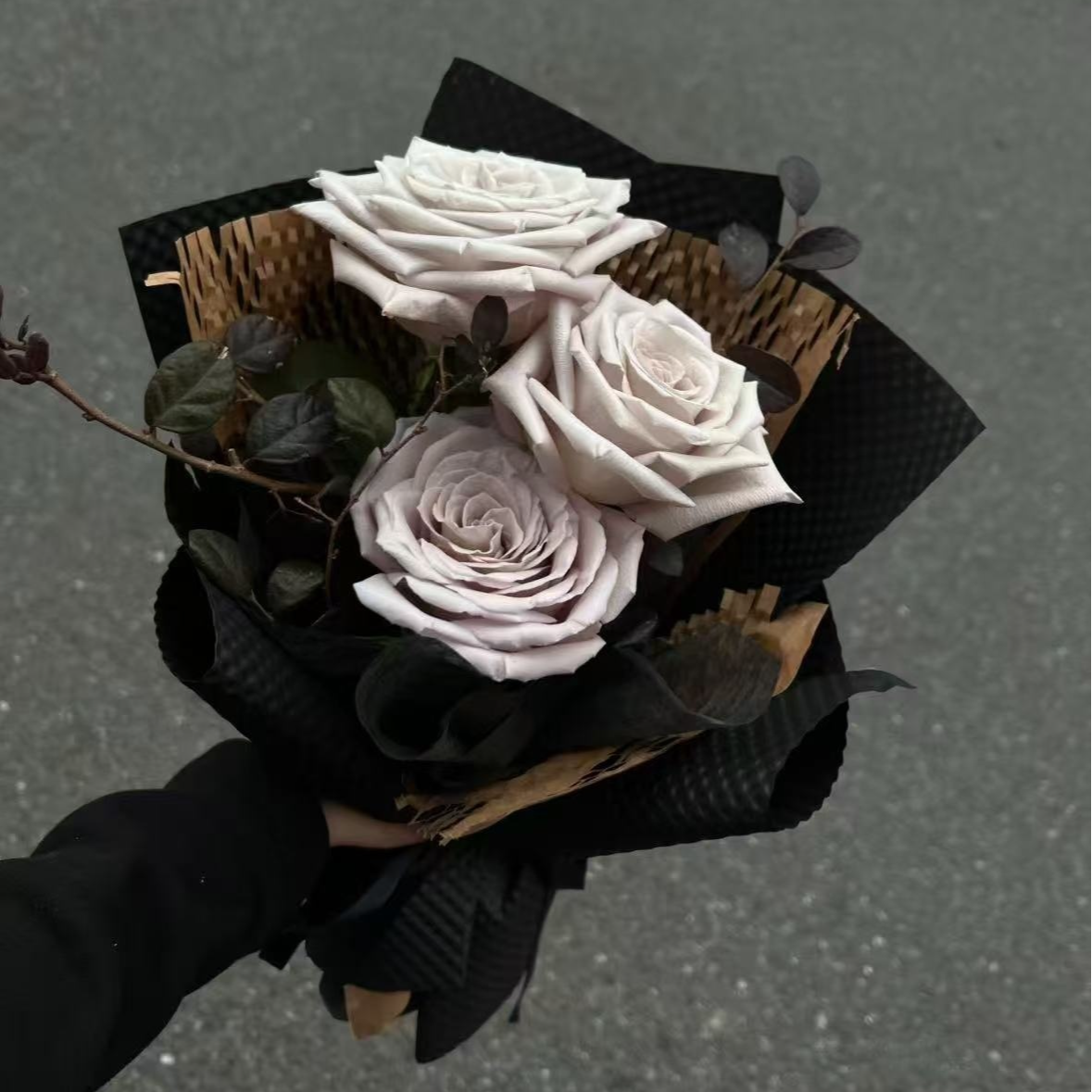 见面手捧花束约会送女生生日情人节七夕生日毕业礼物肥皂花永生花