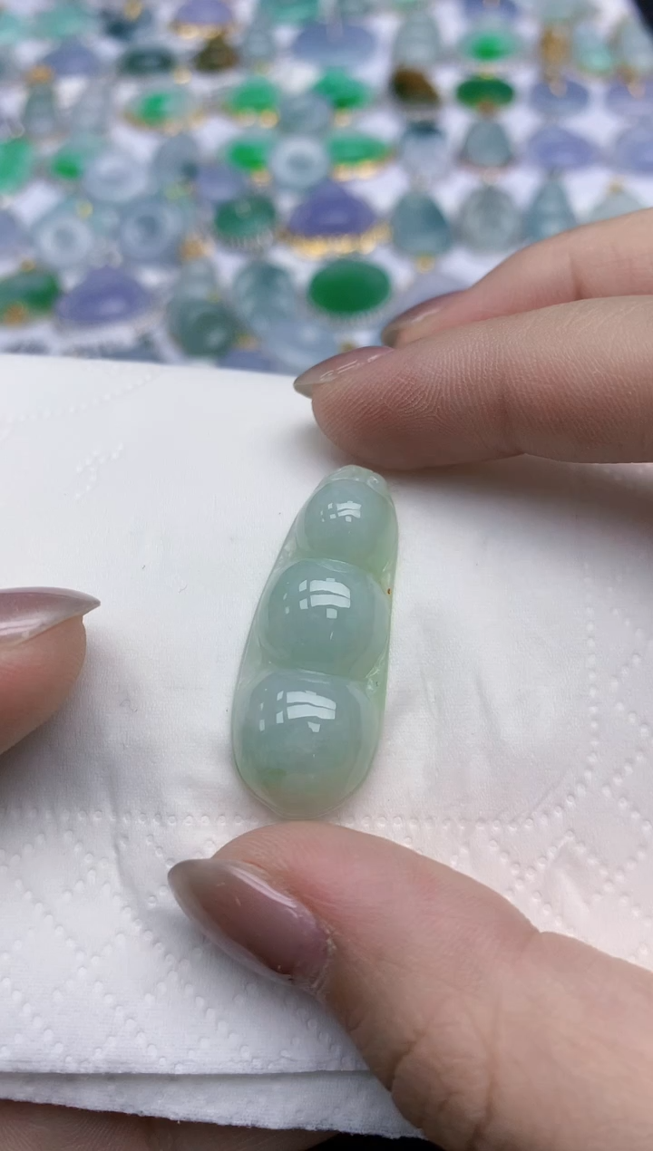 【闪购商品】翡翠颈饰未镶嵌天然翡翠A货