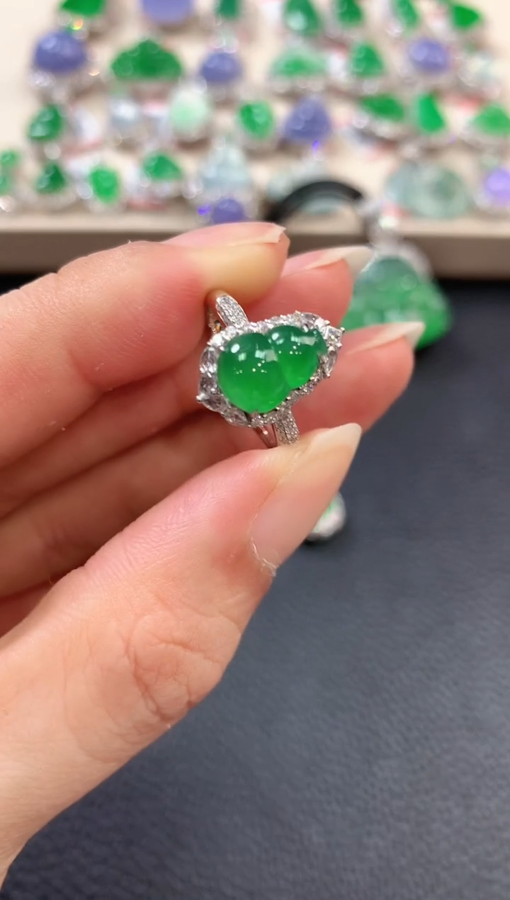 【闪购商品】翡翠戒指18K金镶嵌b104     