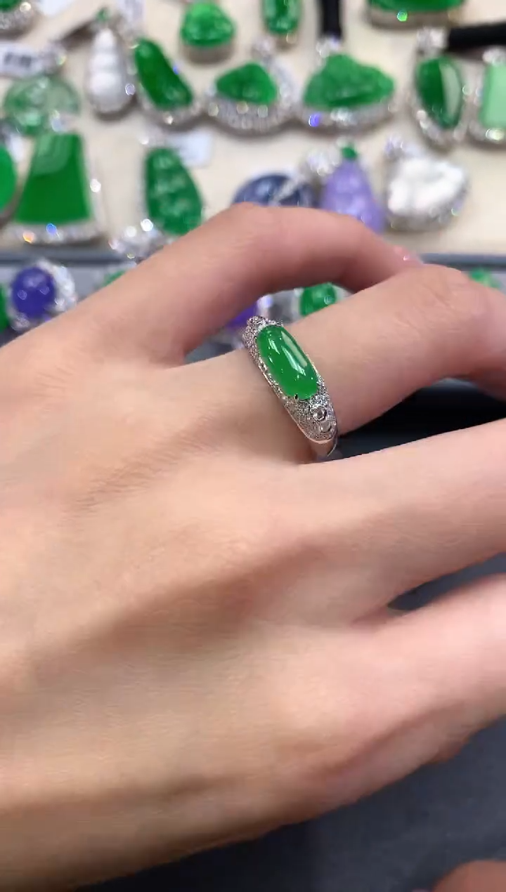 【闪购商品】翡翠戒指18K金镶嵌f17        