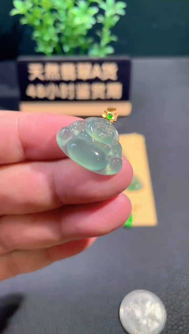 颈饰18K金镶嵌翡翠翡翠