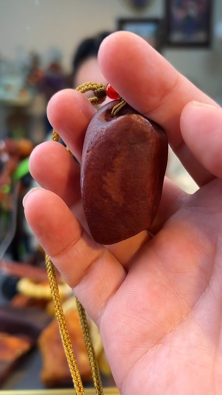 琥珀颈饰未镶嵌吊坠