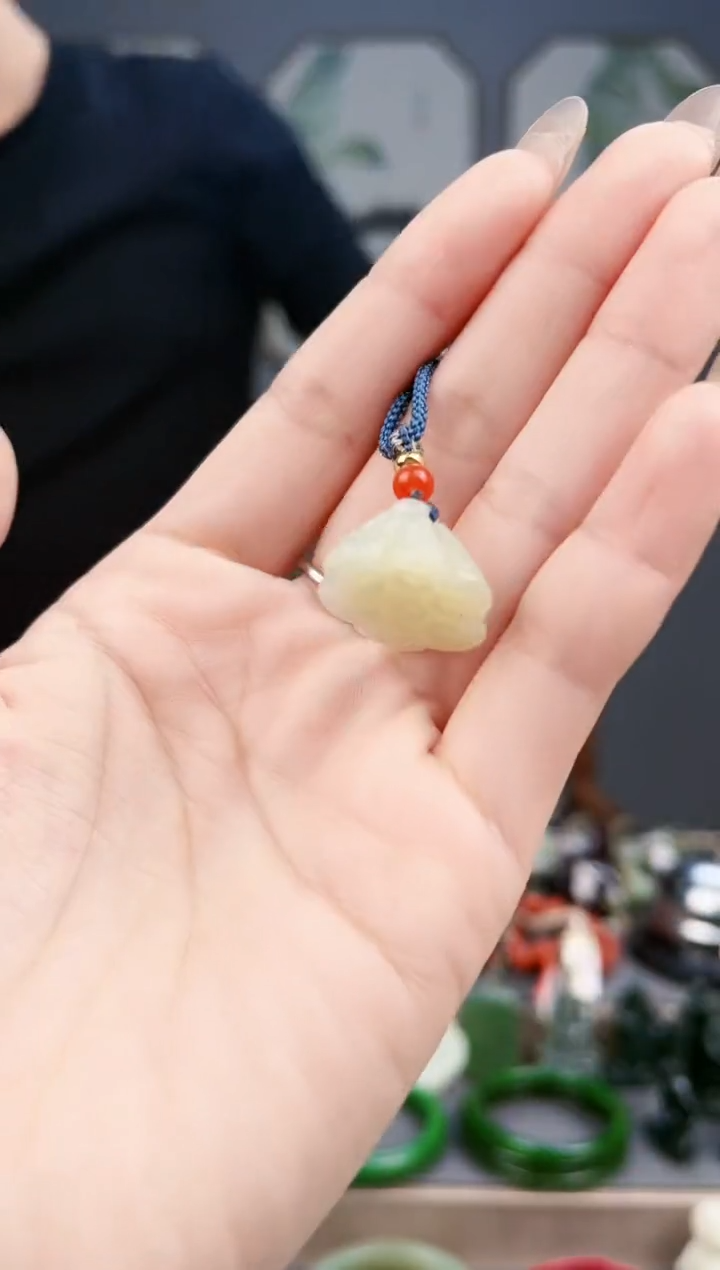 【闪购商品】和田玉颈饰未镶嵌AA多样性发货 拍一发一