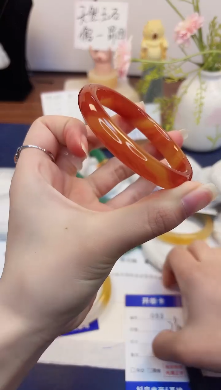 【闪购商品】石英质玉手镯未镶嵌53-玛瑙-圈口58