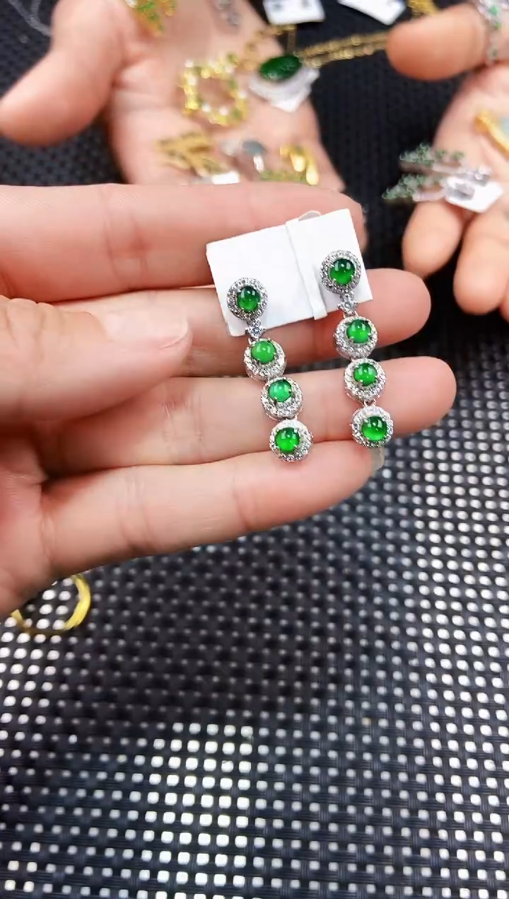 【闪购商品】翡翠耳饰未镶嵌111111111