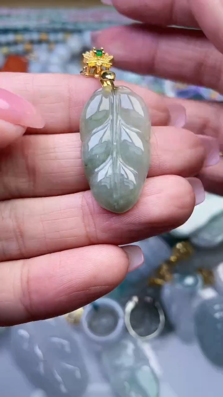 未镶嵌挂件翡翠1