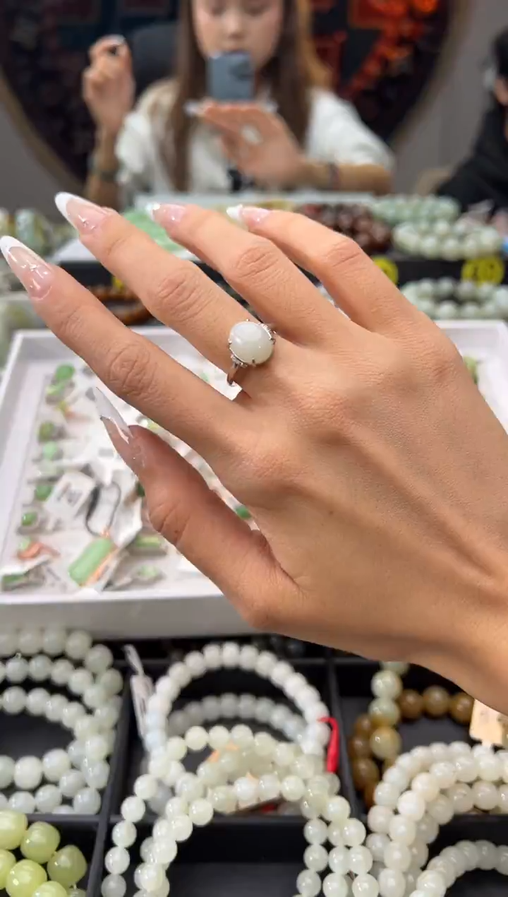 未镶嵌戒指和田玉米达戒指