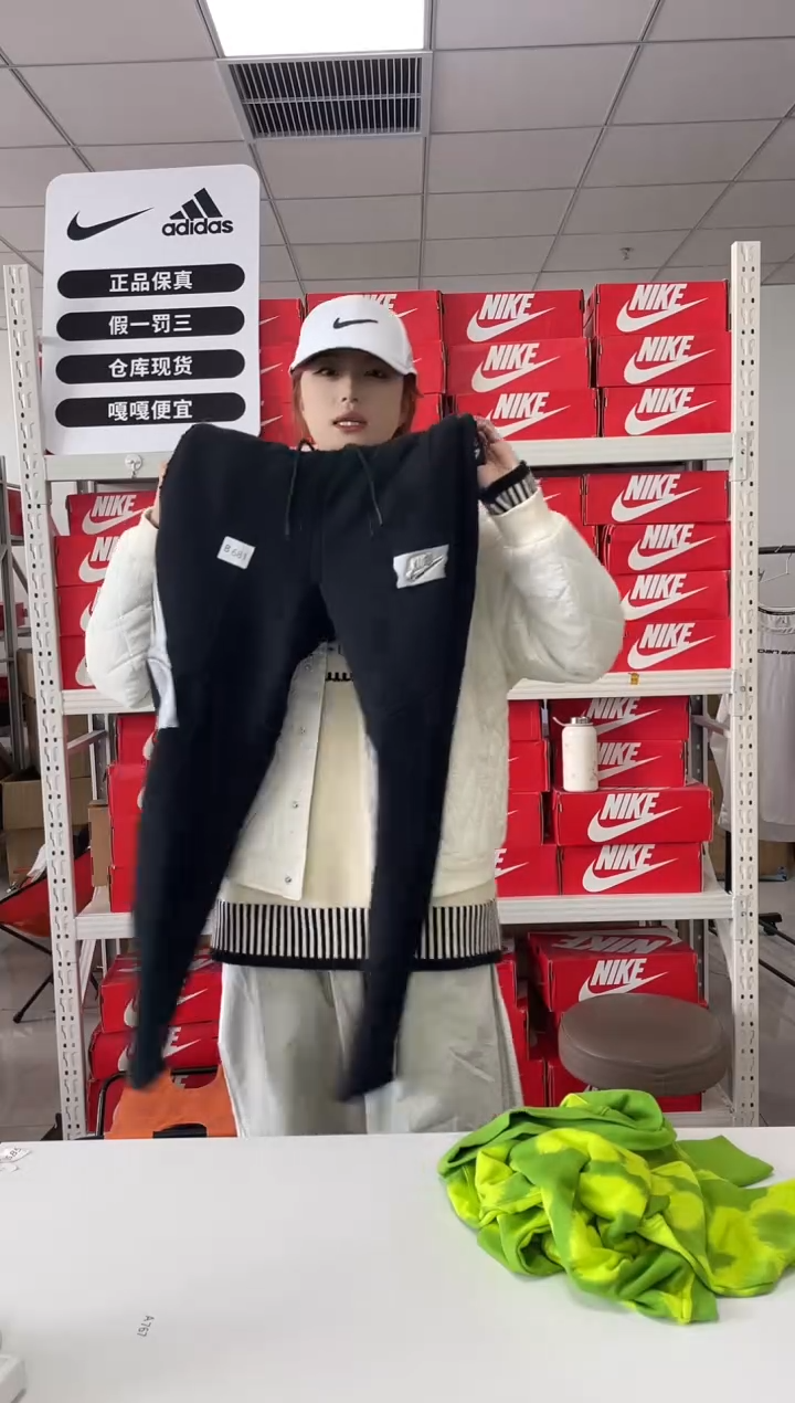 编码 681闪购尺码m   Nike/耐克卫衣卫裤以直播间过款为主