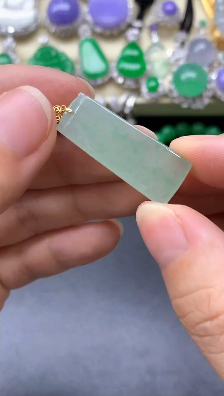 颈饰18K金镶嵌翡翠63-中国好珍宝