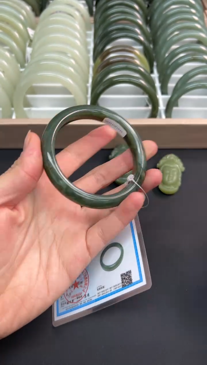 【闪购商品】和田玉手镯未镶嵌4