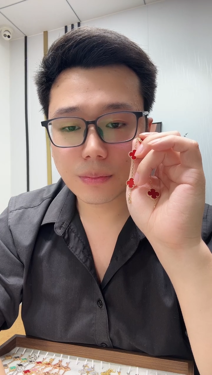 18K金镶嵌手链玛瑙/玉髓家***妹红色k黄，五花手链