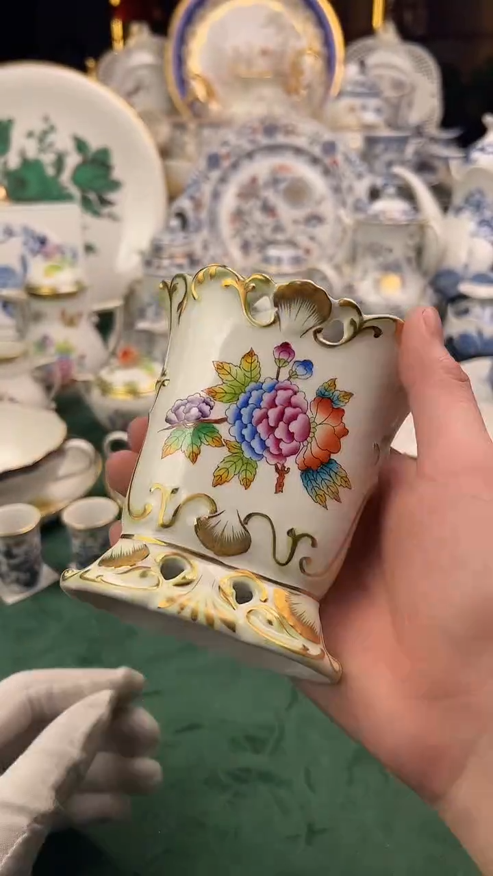 瓷片满*赫伦女王花瓶