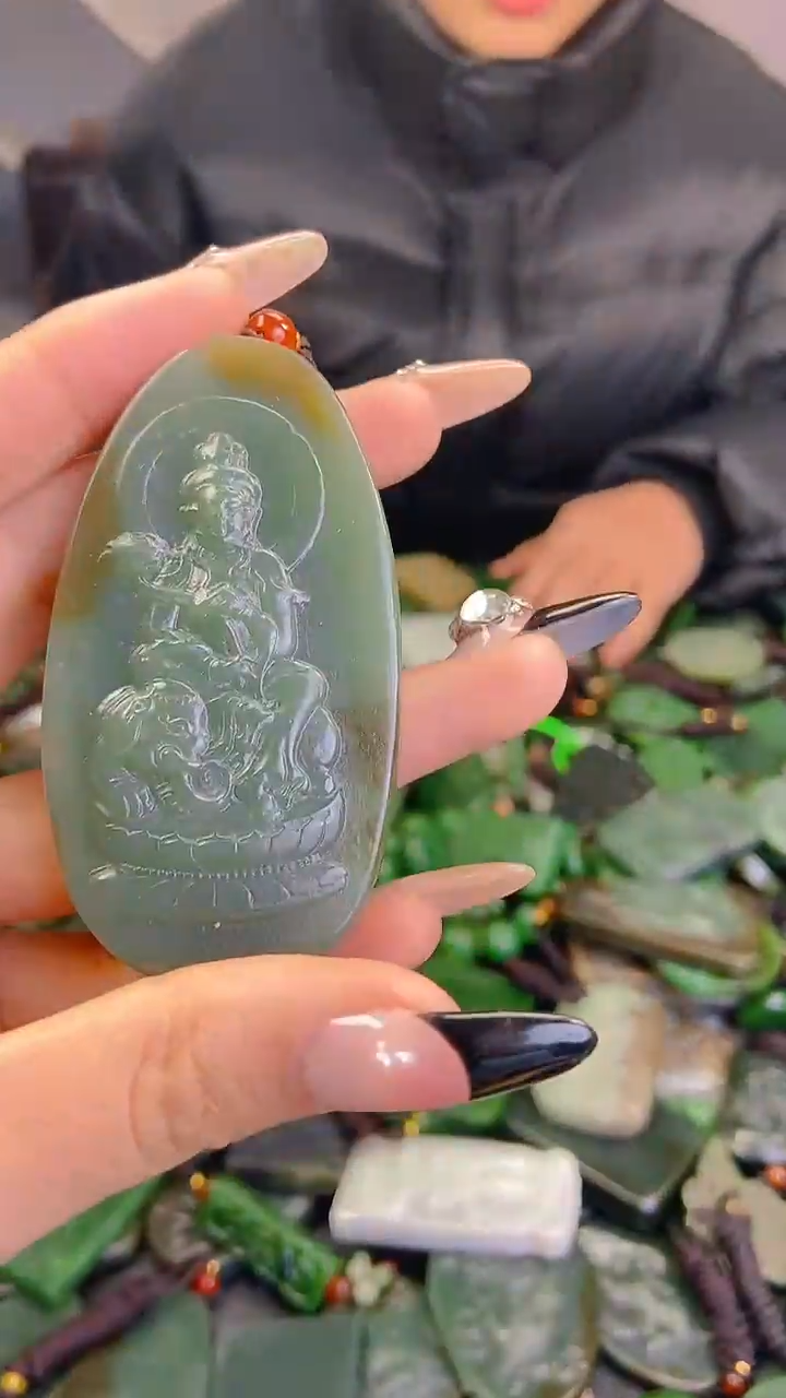 颈饰未镶嵌和田玉1