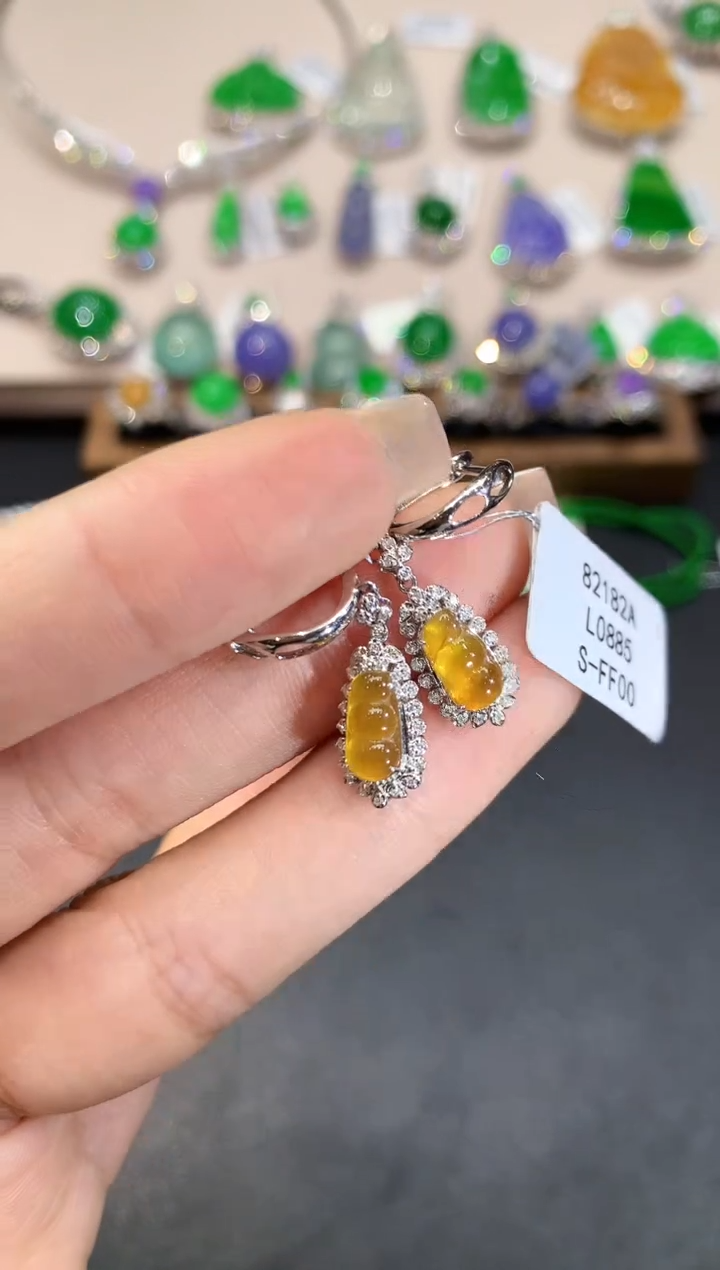 翡翠18K金镶嵌耳饰L0885多样性发其一