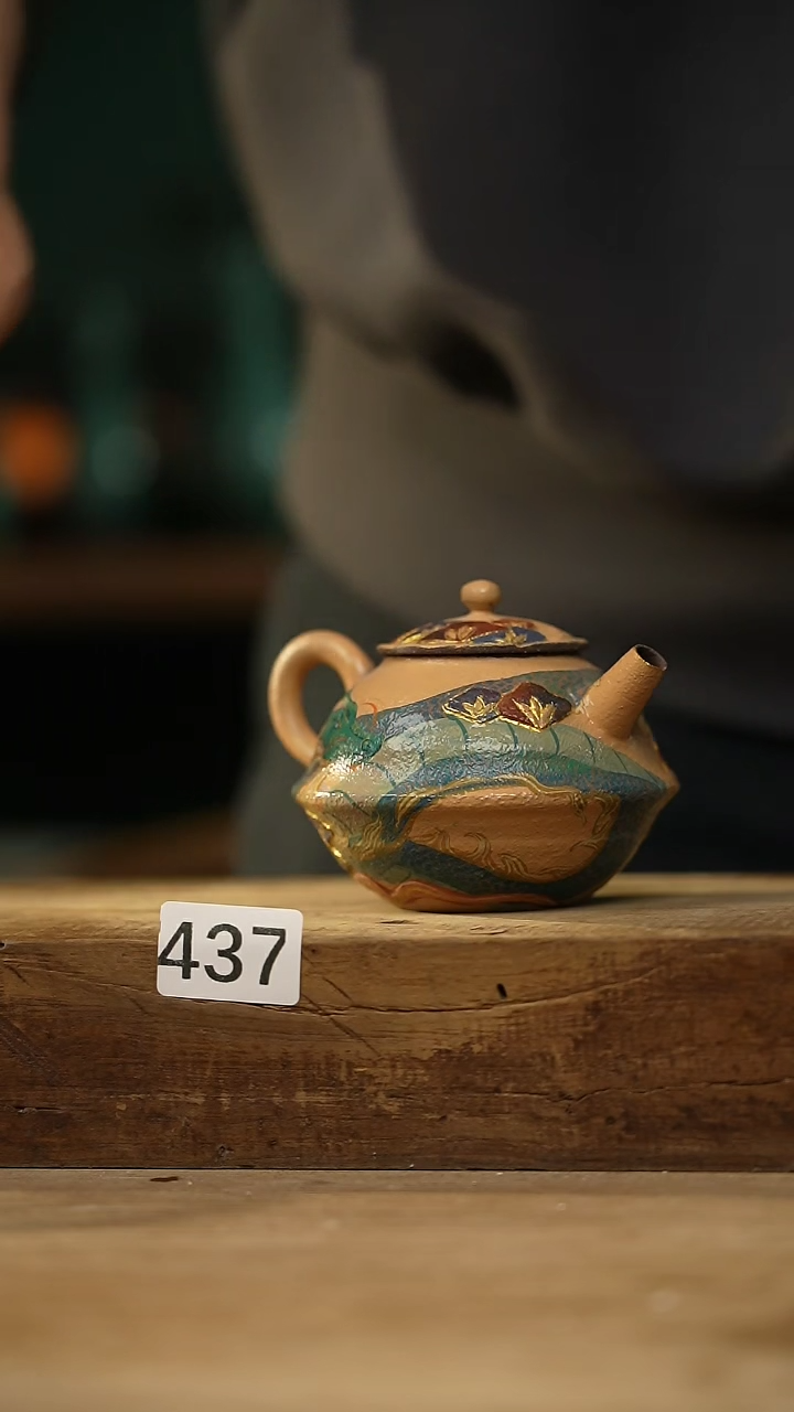 【闪购商品】瓷片重工设计师款！！紫砂大漆 手绘 小茶壶