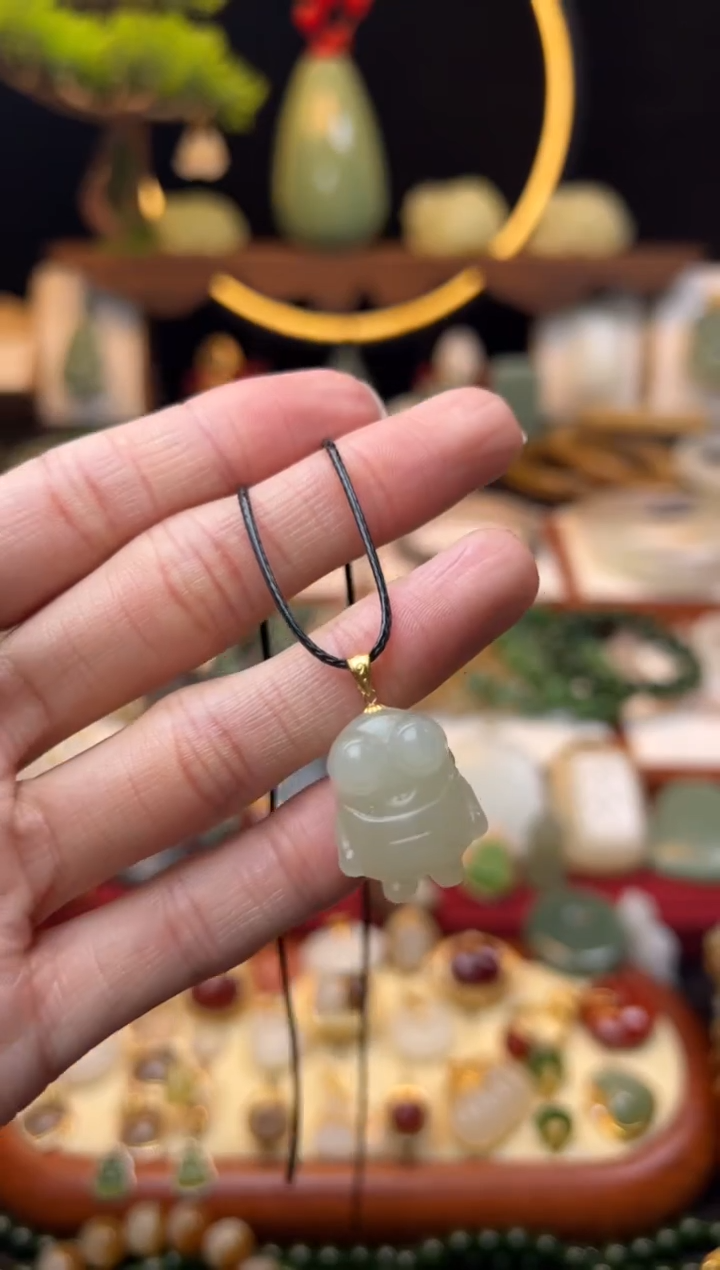 【闪购商品】和田玉挂件18K金镶嵌放漏