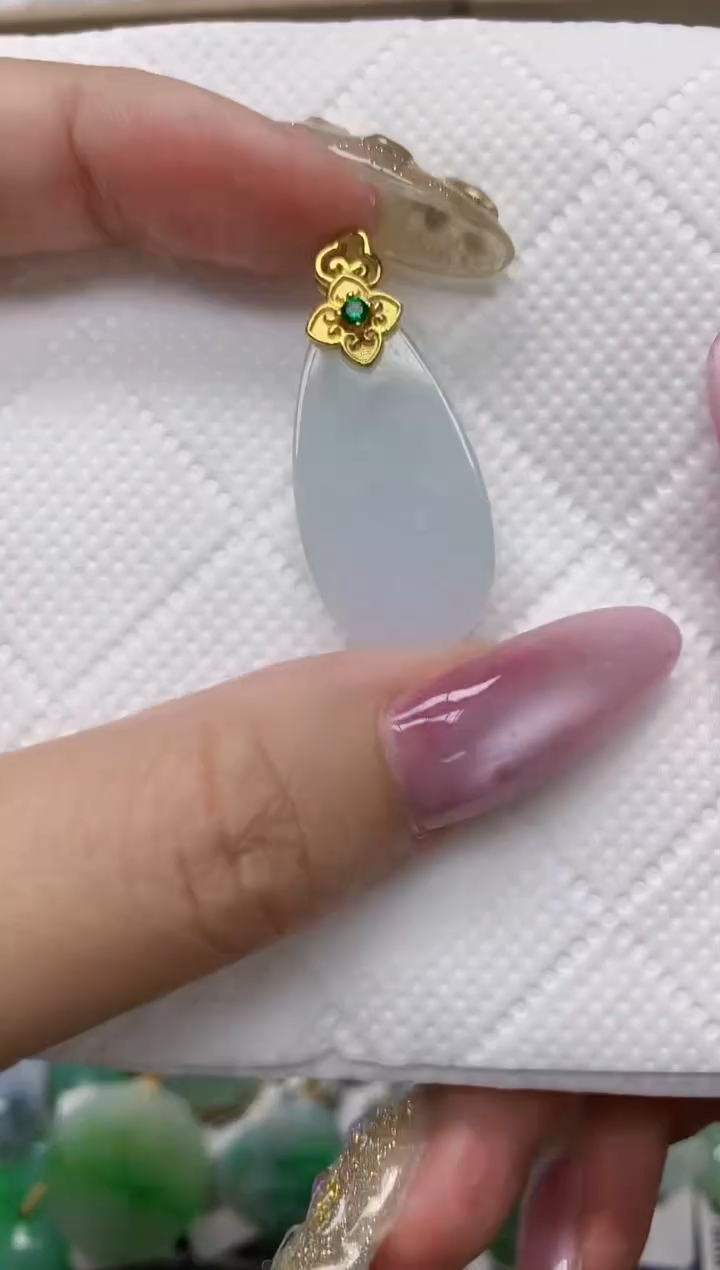 翡翠未镶嵌颈饰111111111