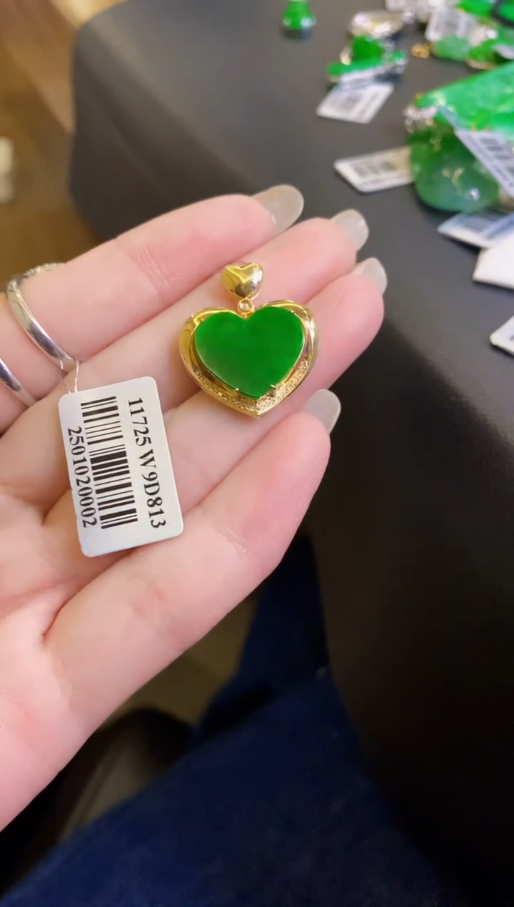 【闪购商品】定制翡翠18K金镶嵌吊坠