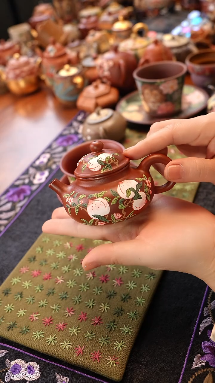 茶壶紫砂朱泥容天 寿桃壶