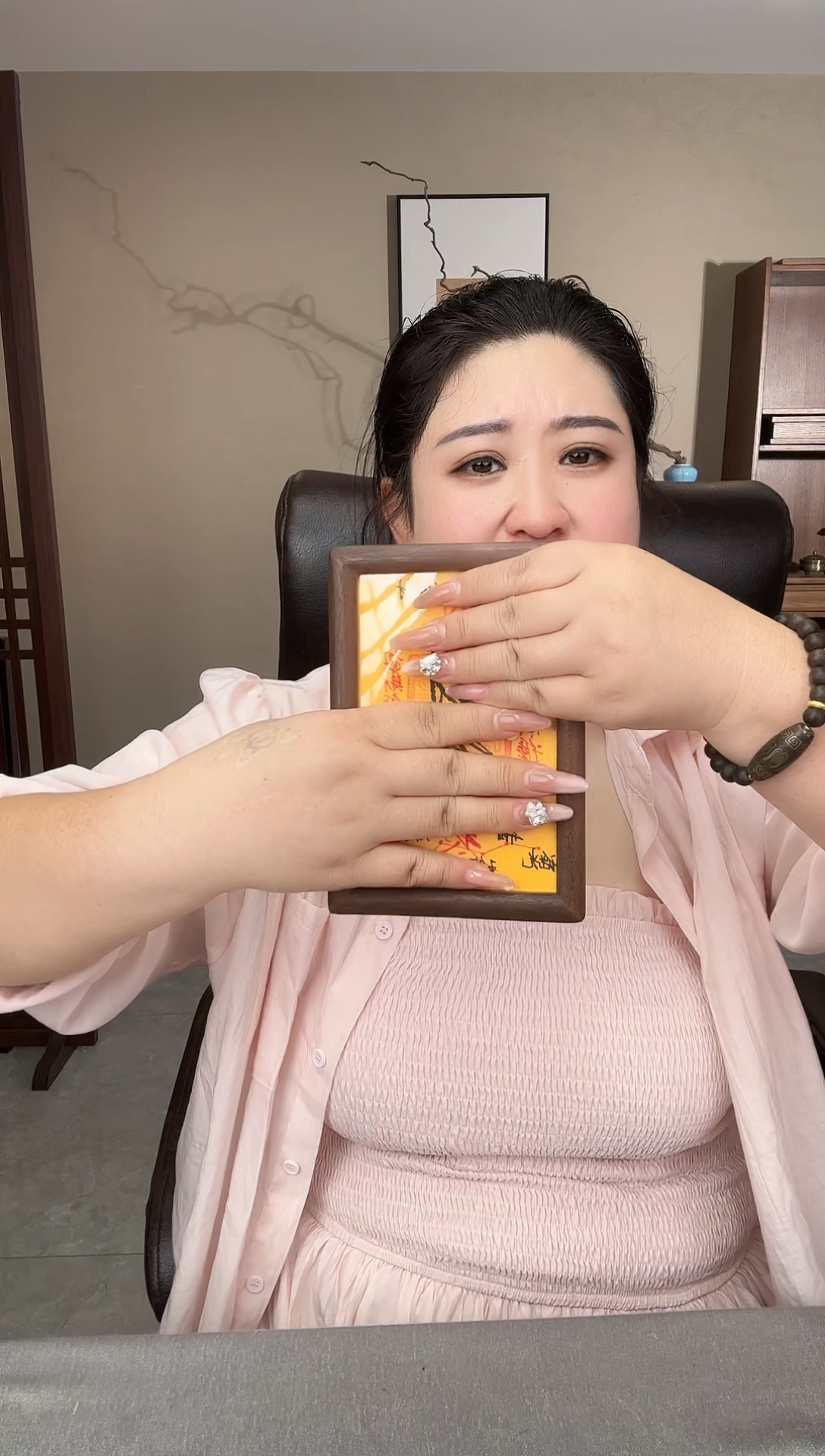 木质足银甄选好物I摆件