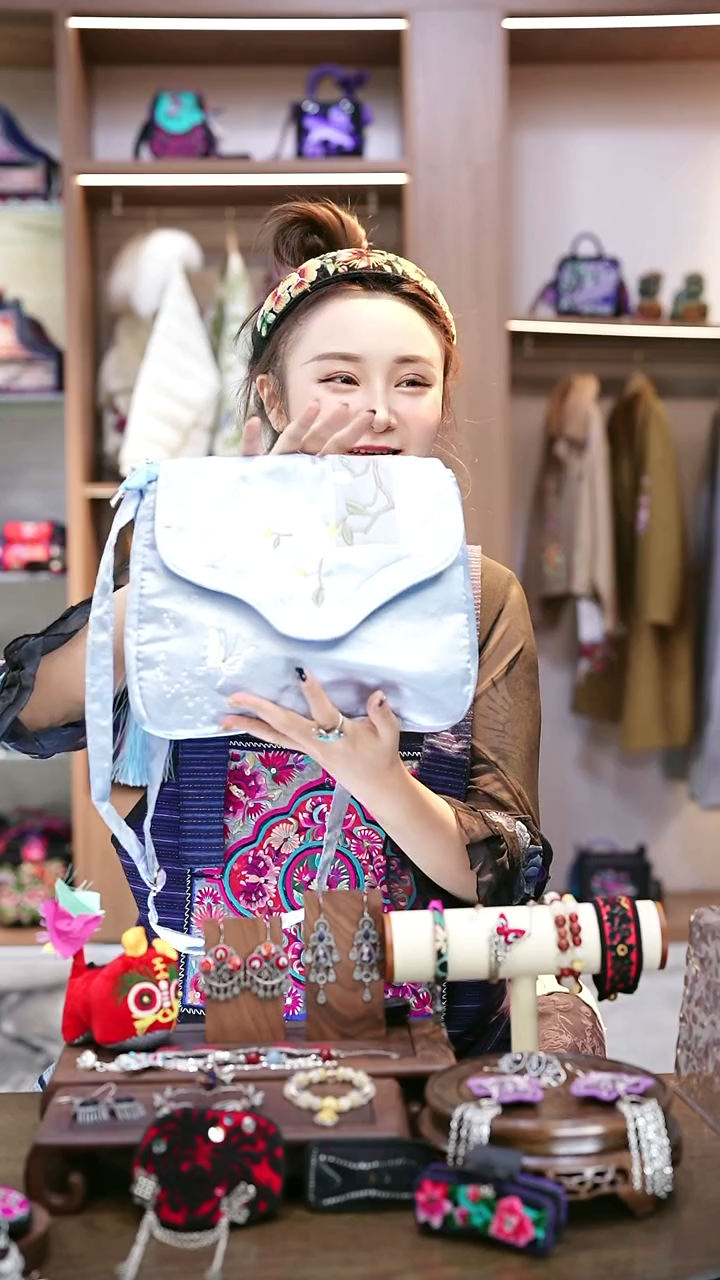 织绣L667黔东南苗族刺绣