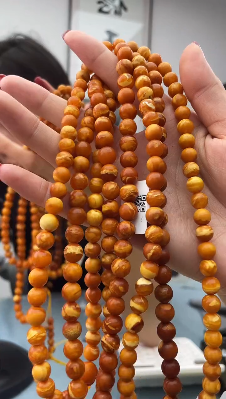 未镶嵌蜜蜡珠宝奇石假一罚十，034.8微瑕多样性发一件