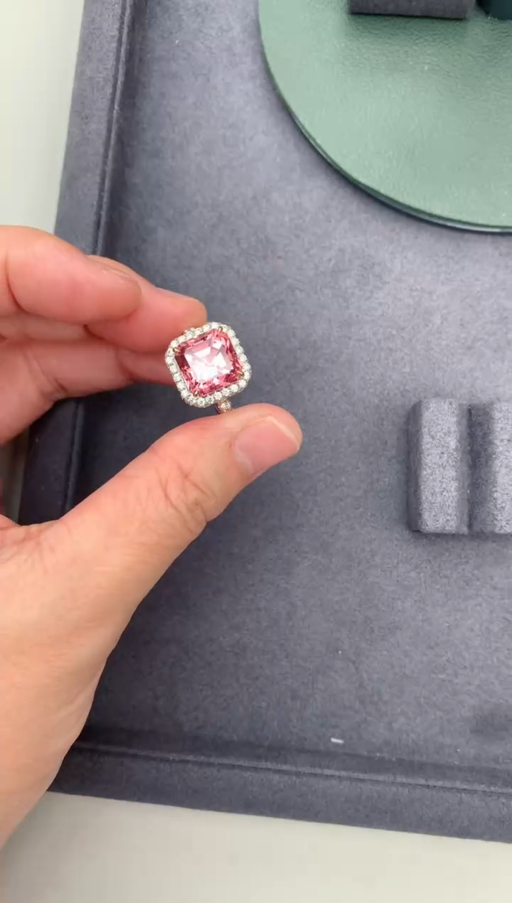 【闪购商品】碧玺戒指18K金镶嵌1.6ct粉碧玺戒指