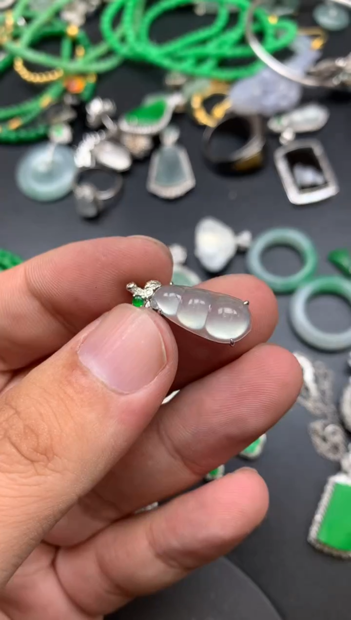 颈饰18K金镶嵌翡翠淼掌控命运商品不退不换分2