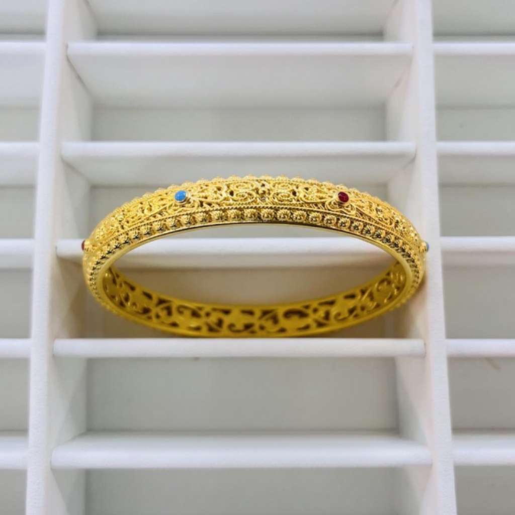 金至福足金经典时尚百搭轻奢大气别致素雅皇后手镯