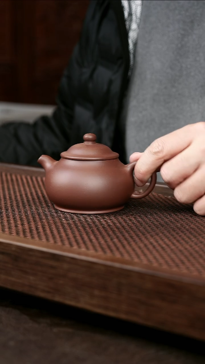 茶壶紫砂微瑕 底槽清矮潘