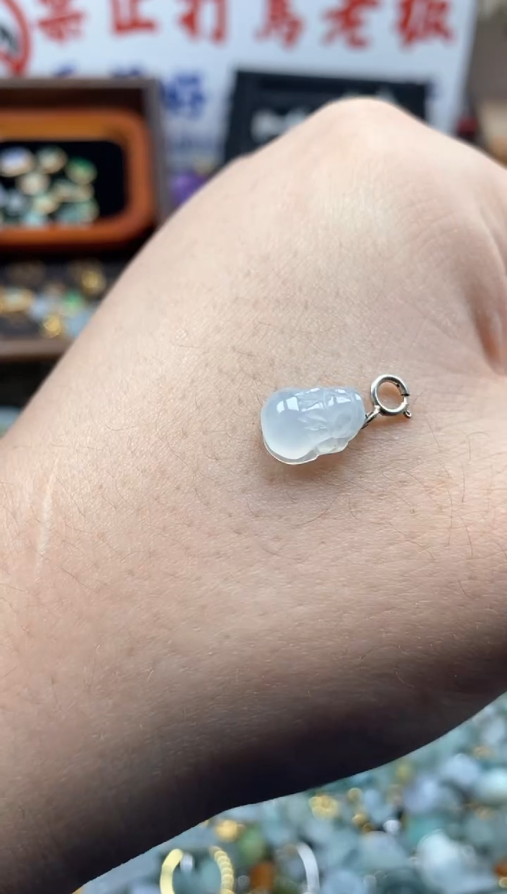 【闪购商品】翡翠颈饰未镶嵌哥哥