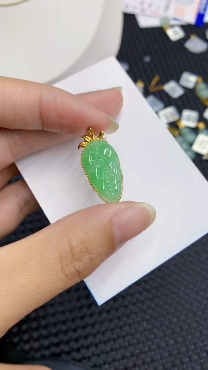 【闪购商品】翡翠颈饰18K金镶嵌            81