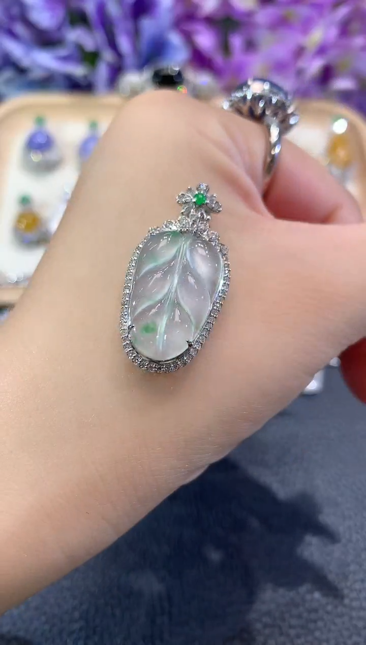 吊坠(不含链)18K金镶嵌翡翠A23