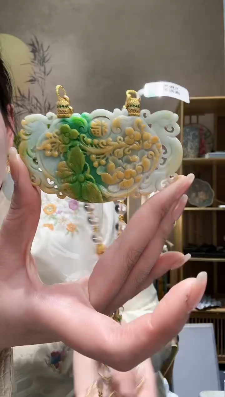 【闪购商品】翡翠颈饰未镶嵌吊坠