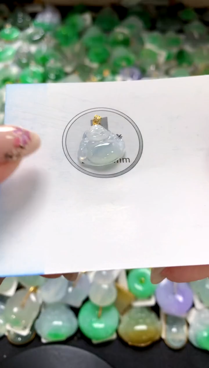 翡翠18K金镶嵌颈饰1111111111111111