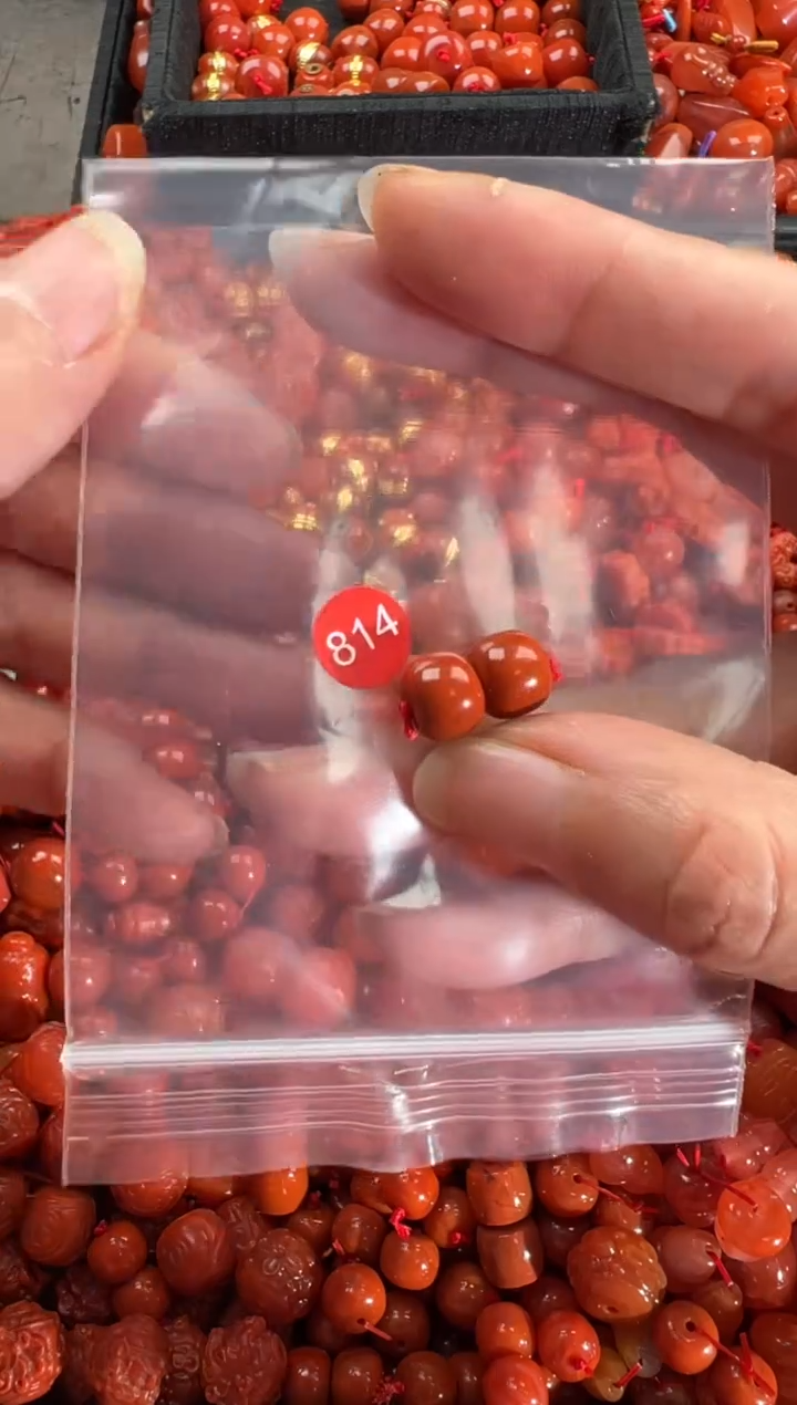 【闪购商品】南红玛瑙颈饰未镶嵌1