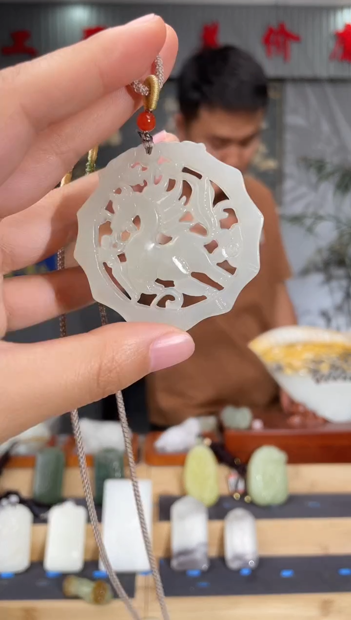 和田玉未镶嵌颈饰1