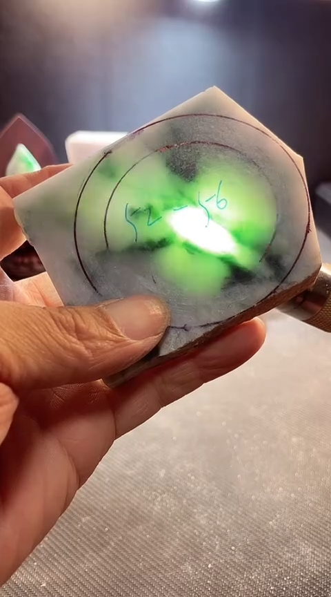 【闪购商品】翡翠颈饰未镶嵌翡翠