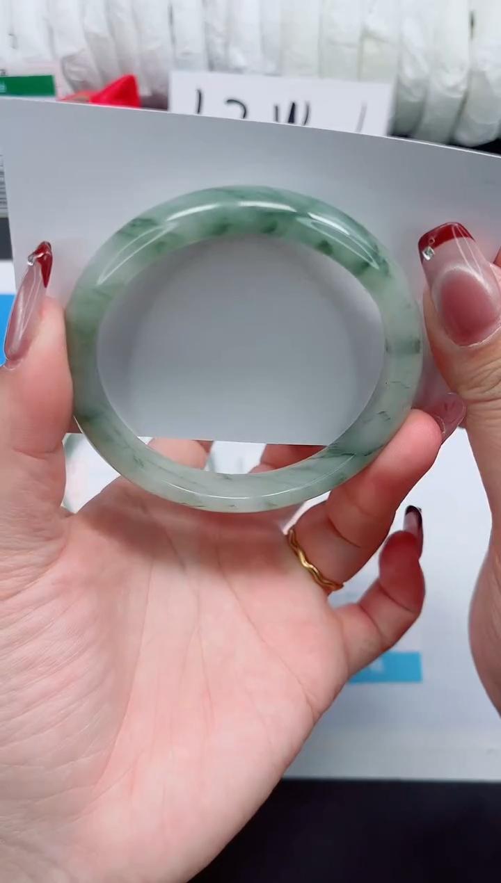 【闪购商品】石英质玉手镯未镶嵌136