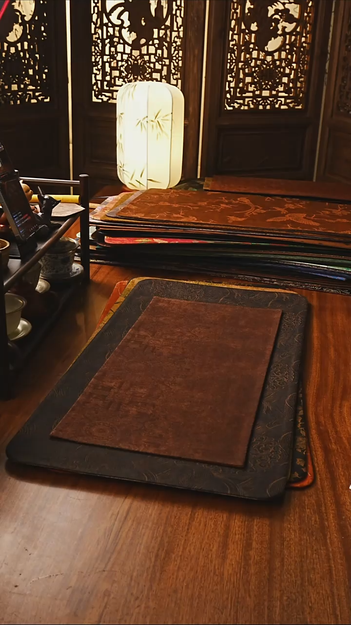 行藏双面香云纱茶席