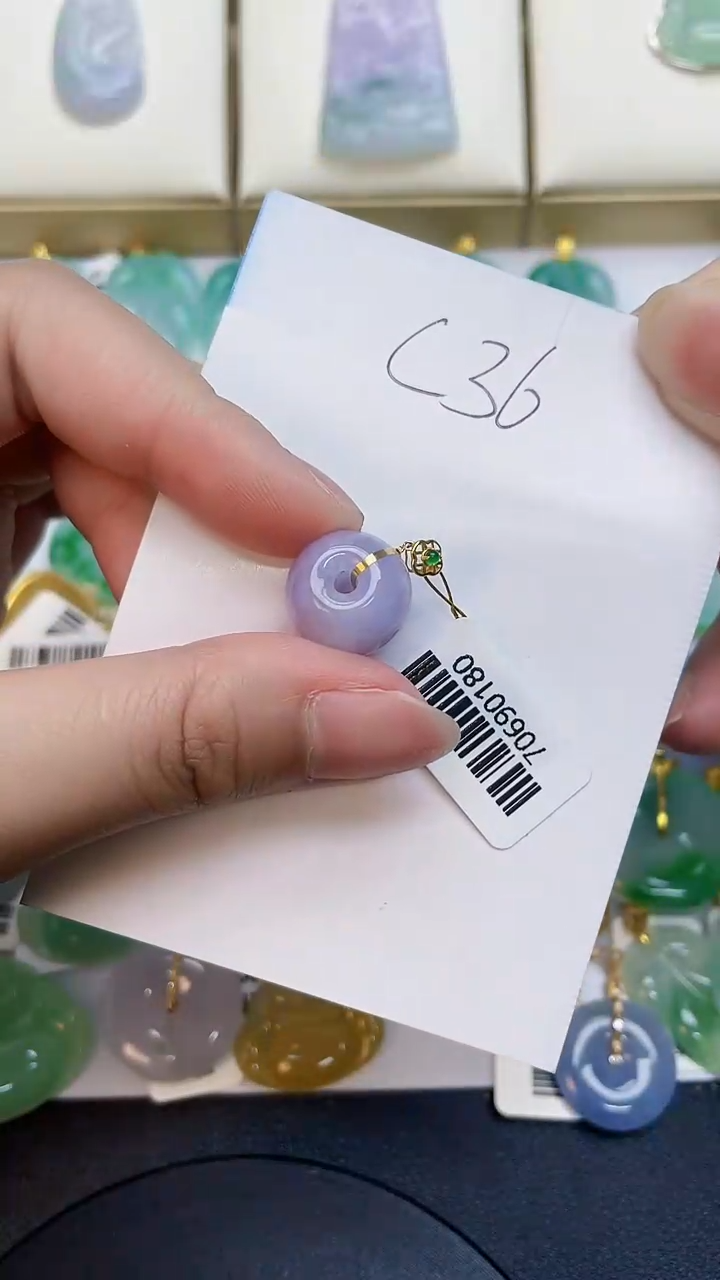 翡翠18K金镶嵌颈饰0000000000