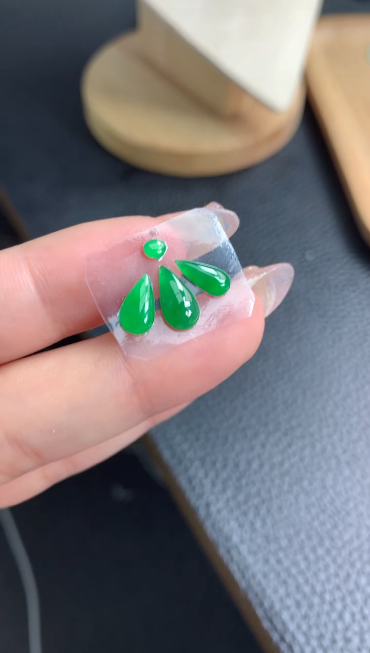 【闪购商品】定制翡翠未镶嵌水滴