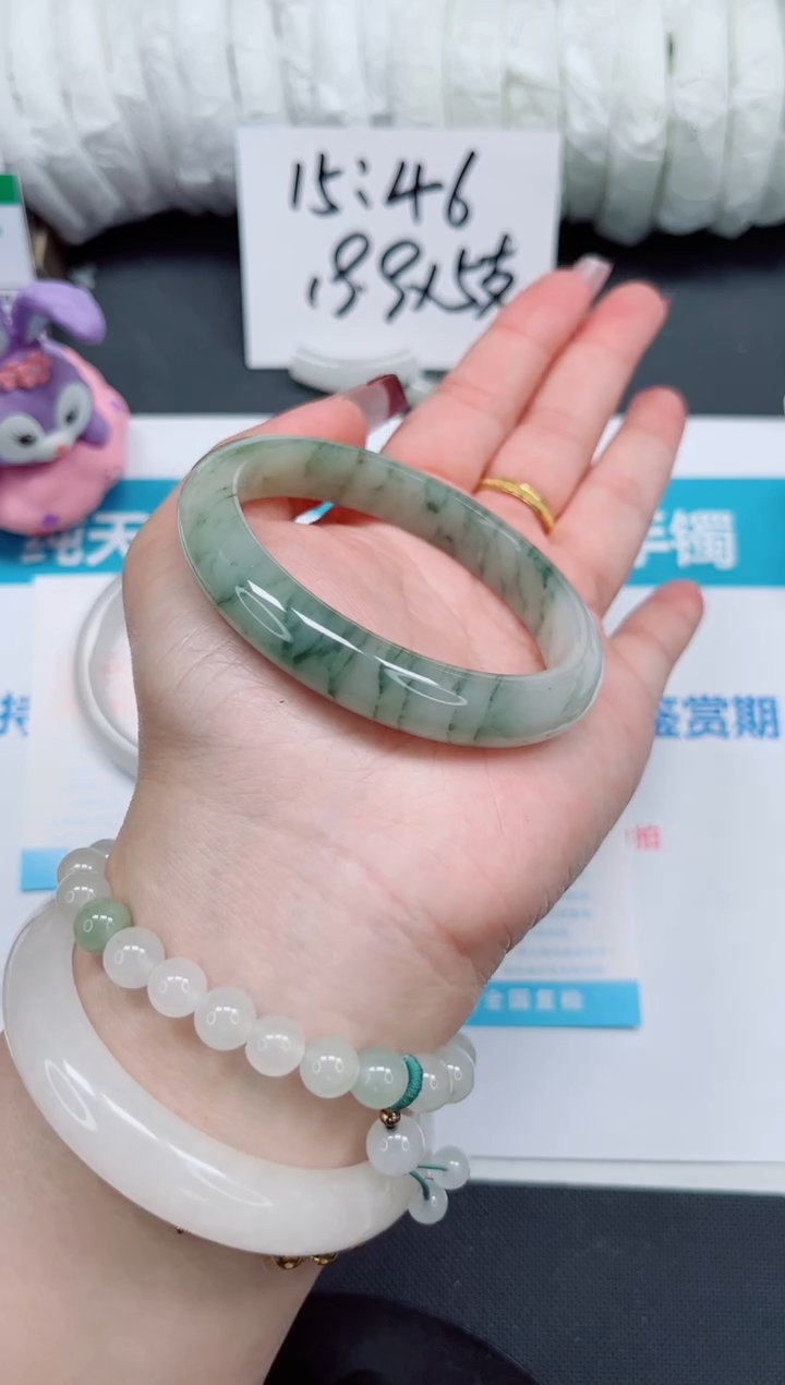 【闪购商品】石英质玉手镯未镶嵌17