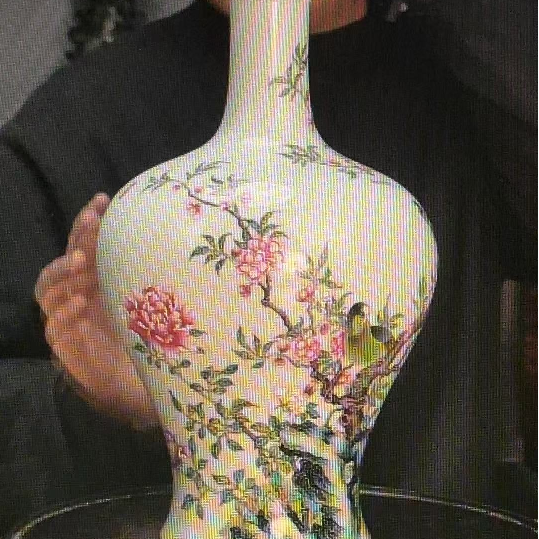 清 粉彩花鸟诗文观音瓶